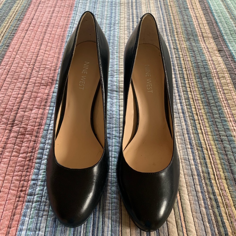 Nine West Black Pumps Size 9.5